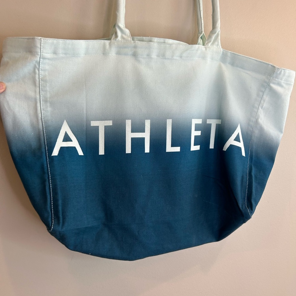 NEW CONDITION ATHLETA Tote bag. Great for gym or everyday use. 12x18x6 - Picture 2 of 6